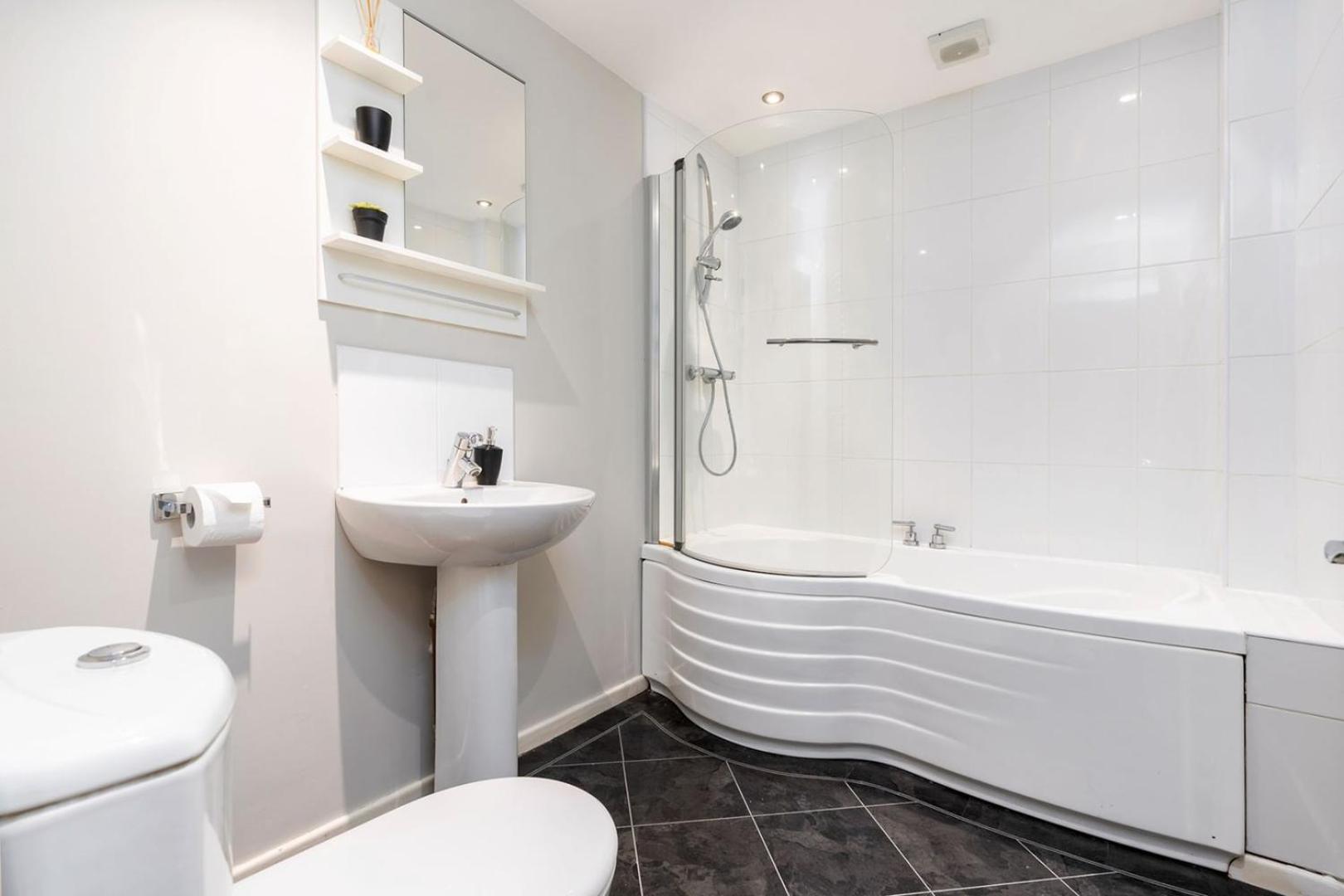 Stunning 3 Bedroom Home Hillsborough シェフィールド エクステリア 写真
